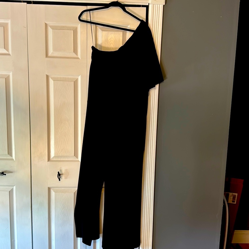 One shoulder black pant suit